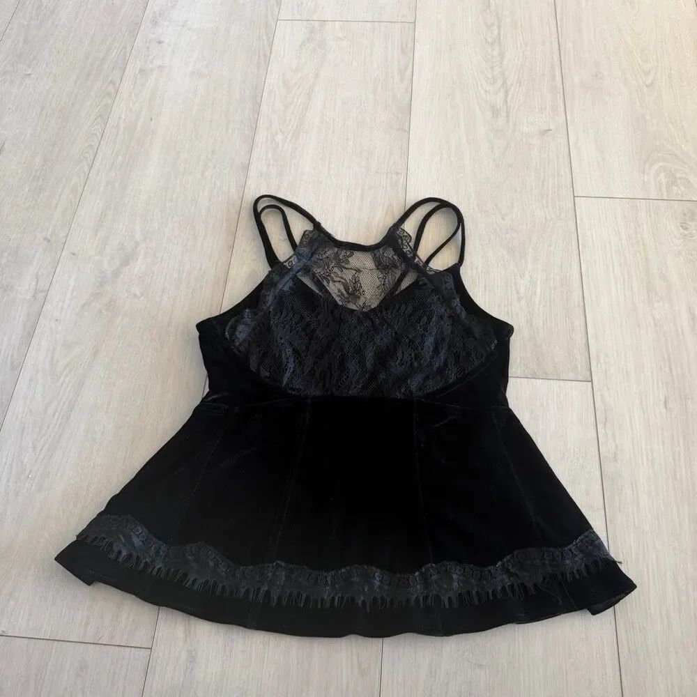 FREE PEOPLE ellie velvet top size M